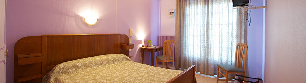 Logis Chez Germaine Hotel Geüs-d'Oloron Buitenkant foto