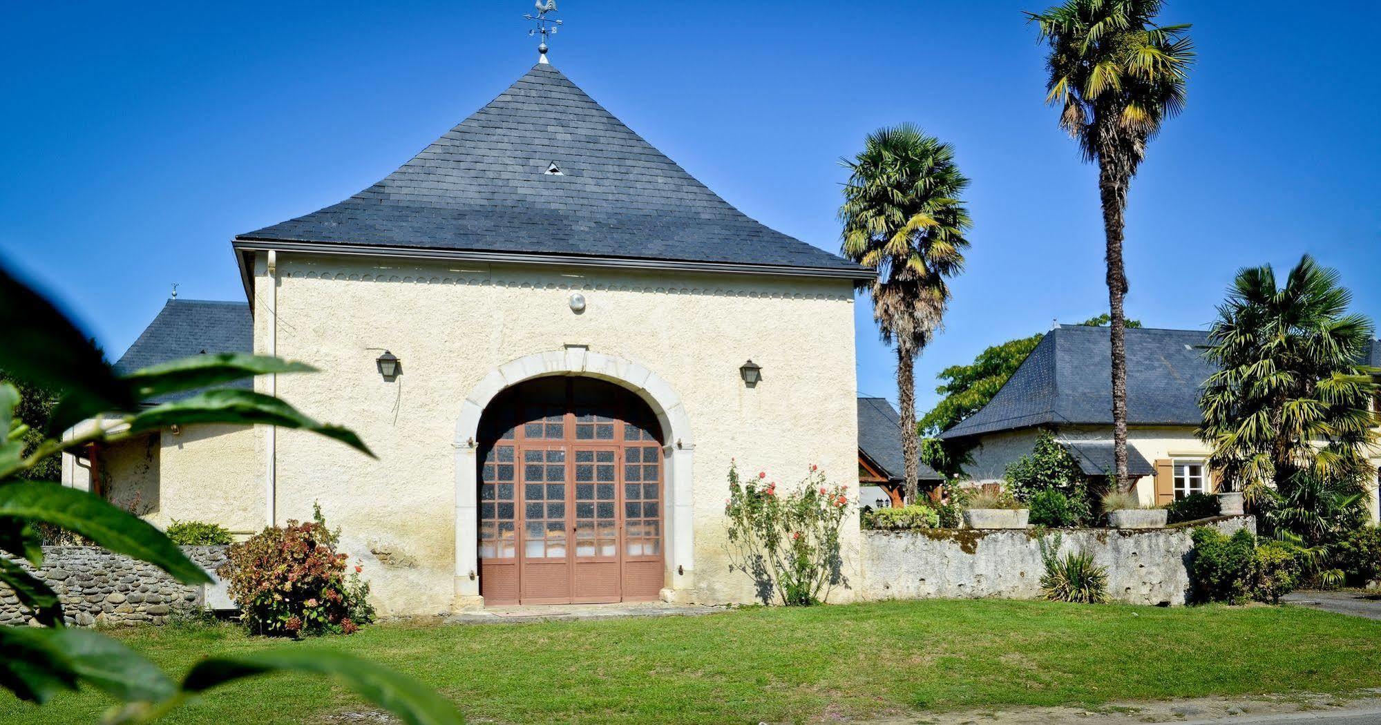 Logis Chez Germaine Hotel Geüs-d'Oloron Buitenkant foto