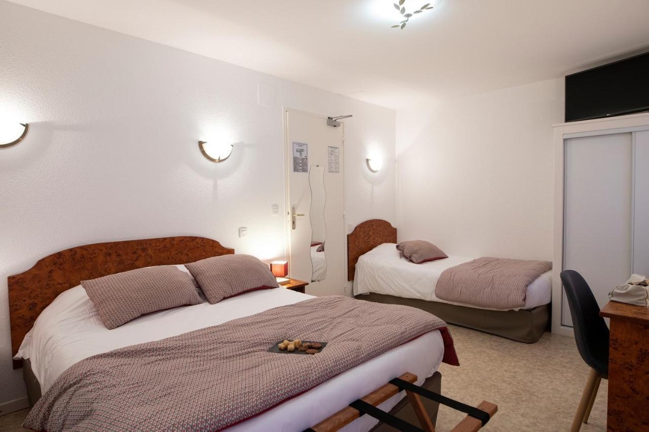 Logis Chez Germaine Hotel Geüs-d'Oloron Buitenkant foto
