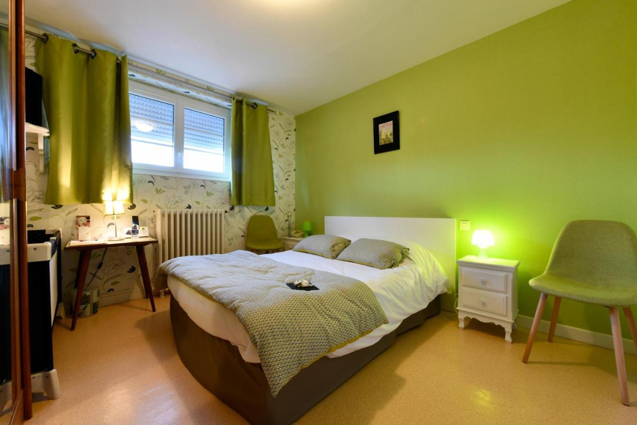 Logis Chez Germaine Hotel Geüs-d'Oloron Buitenkant foto