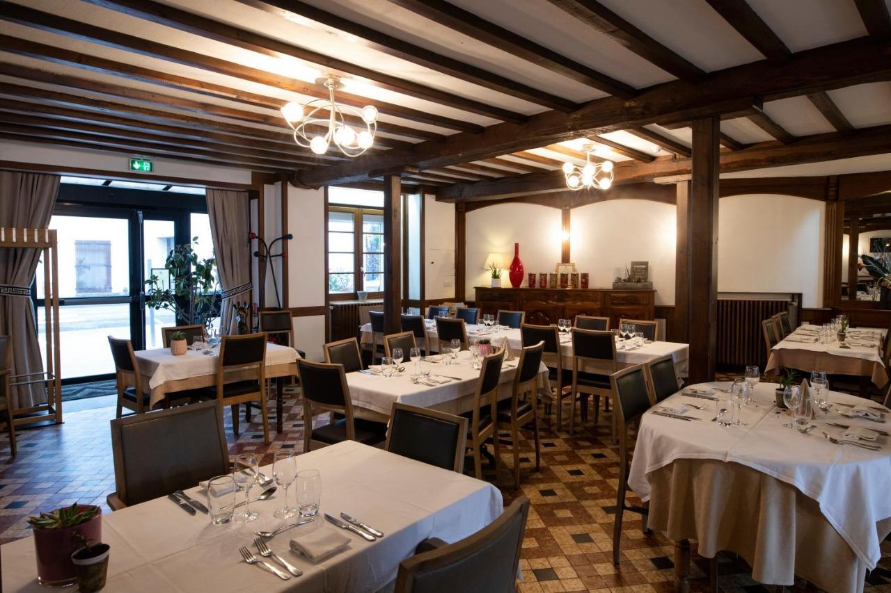 Logis Chez Germaine Hotel Geüs-d'Oloron Buitenkant foto